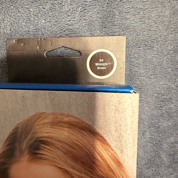 Long clip in hair extensions that add volume and length - Picture 3 of 5